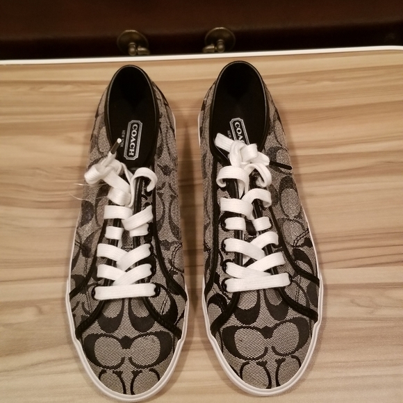 NEW Coach Signature Sneakers size 6.5 - Picture 2 of 6